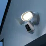 RING Floodlight Cam Wired Pro - 2024 weiß